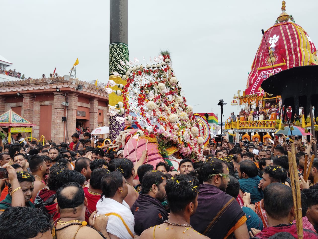 Puri Jagannath Rath Yatra 2025 LIVE: Pahandi Begins, Lord Balabhadra Steps Out Of Srimandir To Embark On Annual Sojourn To Gundicha Today