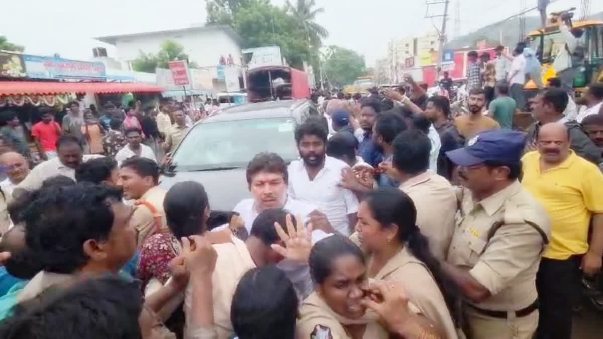 Amaravati Farmers Vs YSRCP