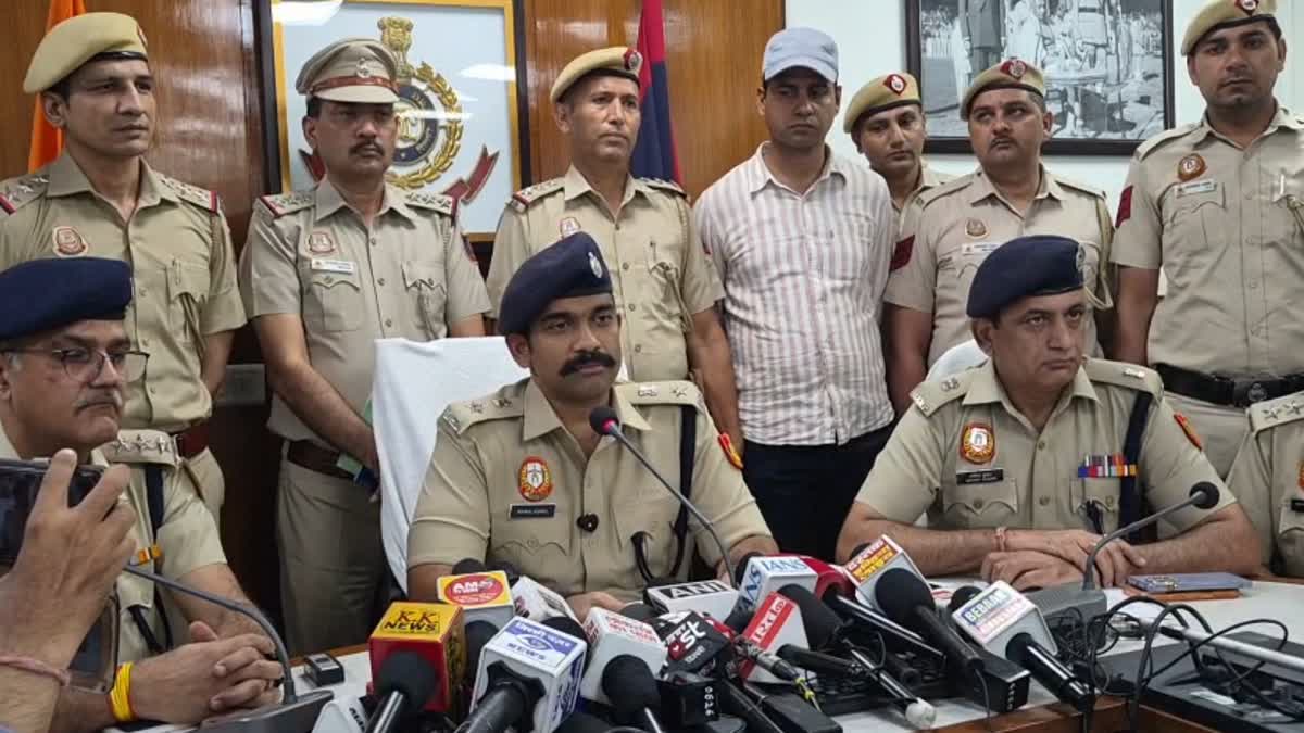 दिल्ली में अवैध शराब सिंडिकेट का खुलासा