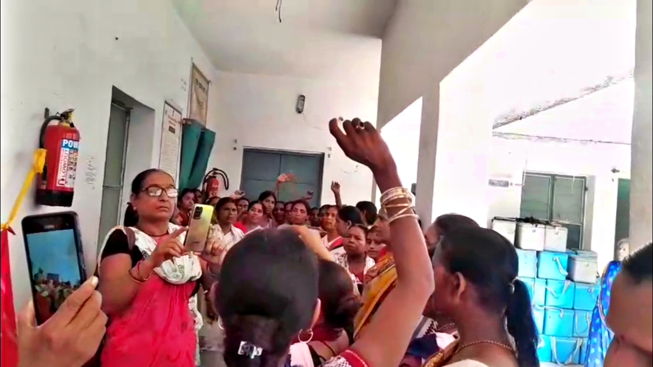 DHANARUA CHC ASHA WORKERS PROTEST