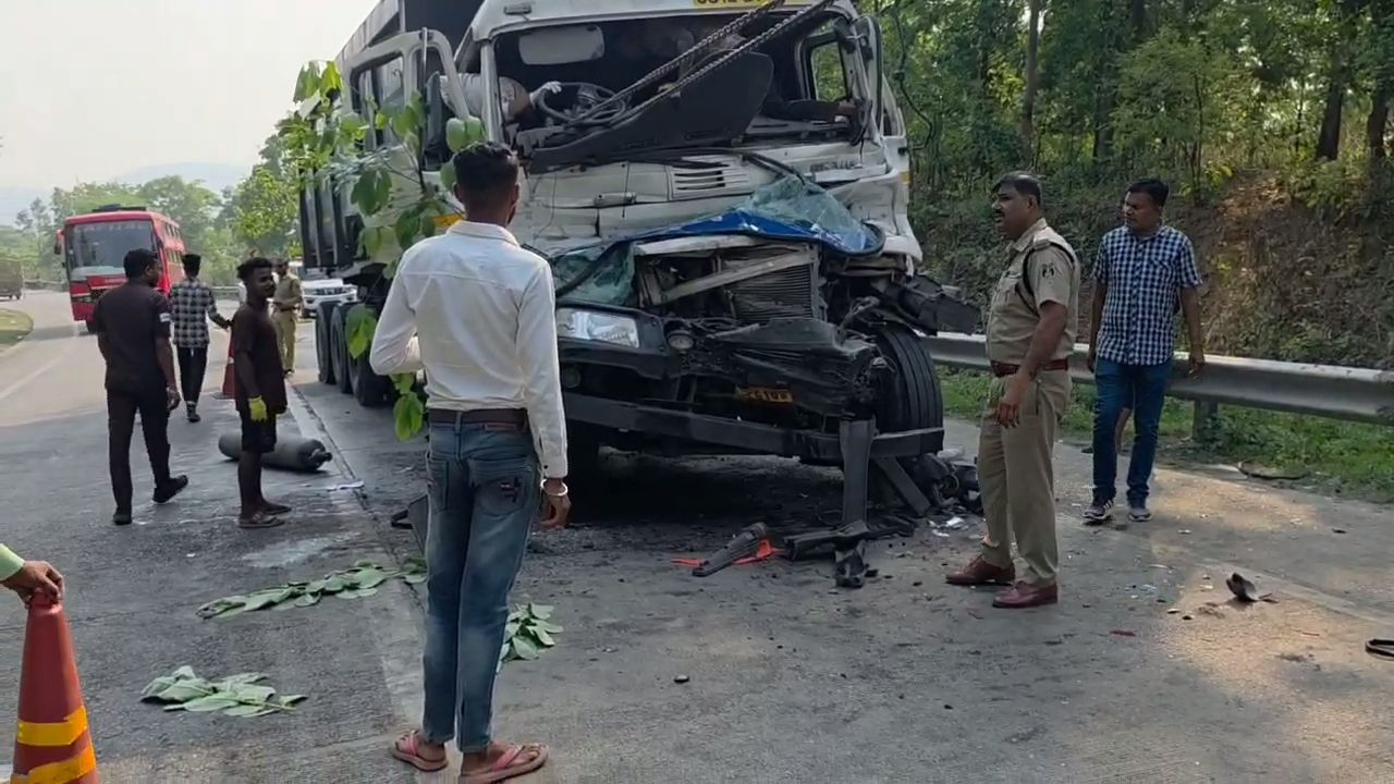two trailers collide driver dies
