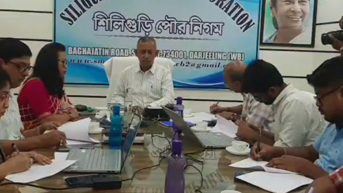 ক্লাসরুমের ফ্যান খারাপ, টক-টু মেয়রে সরাসরি গৌতম দেবকে অভিযোগ ষষ্ঠ ...