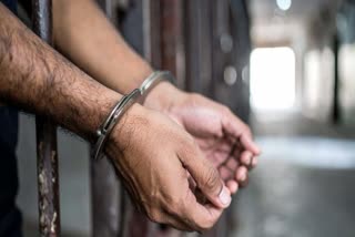 हत्याकांड में फरार गैंगस्टर गिरफ्तार