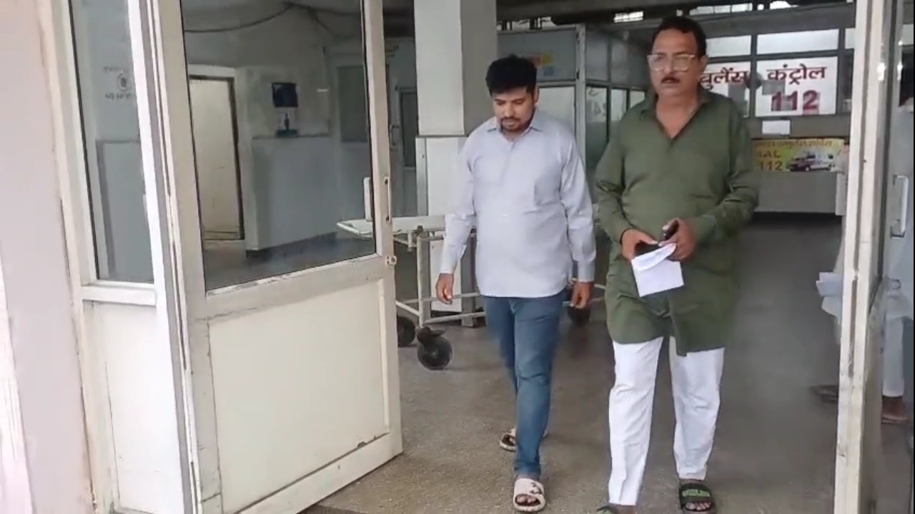 Dog dies after biting a shopkeeper Lalit Bajaj in Panipat Haryana