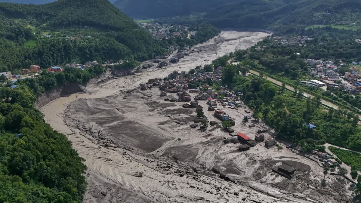 नेपाल में अचानक आई बाढ़ से तबाही, 157 लोगों की मौत, विदेशियों समेत 400 लोग  लापता