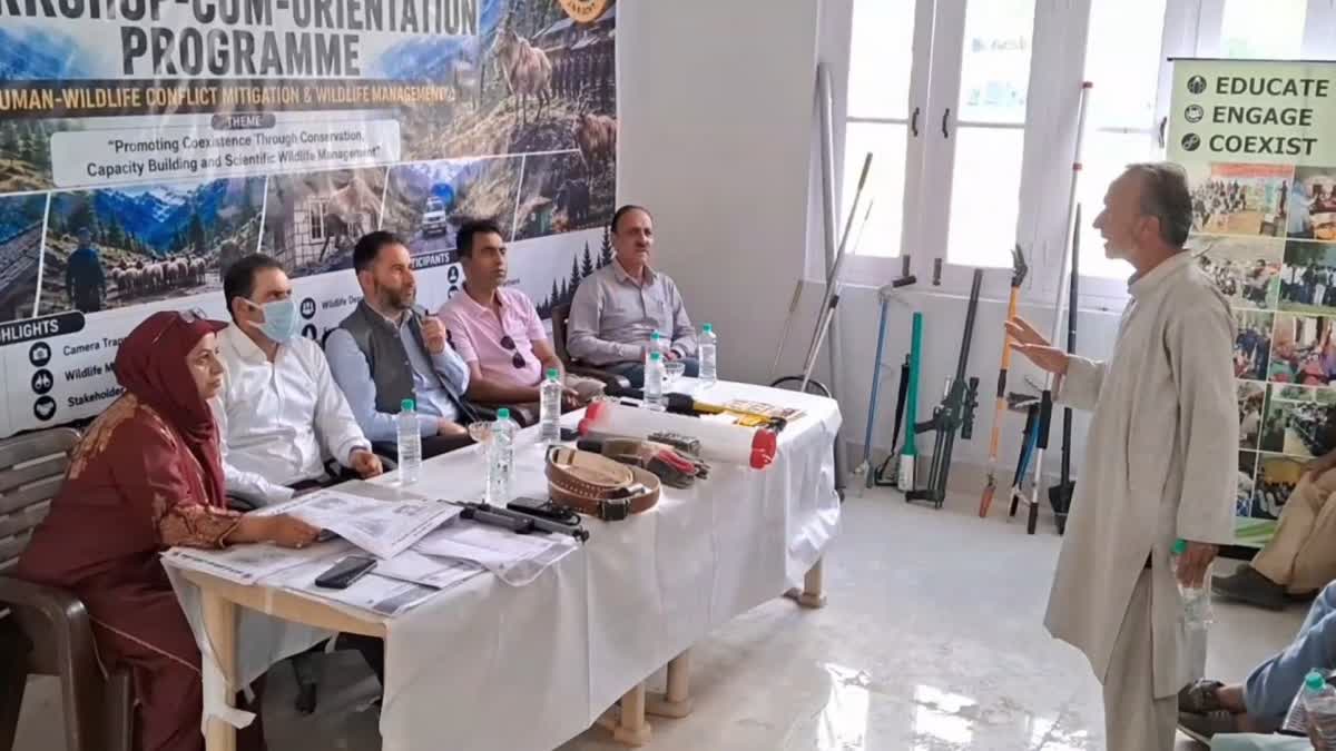 WILD LIFE DEPARTMENT ORGANISES AWARENESS WORKSHOP AT SATOORA TRAL IN KASHMIR