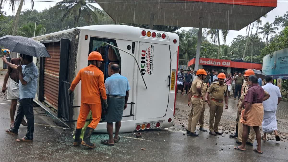 KOOTHATTUKULAM WEDDING BUS ACCIDENT  TOURIST BUS ACCIDENT KAKKOOR  TOURIST BUS ACCIDENT  WEDDING BUS ACCIDENT