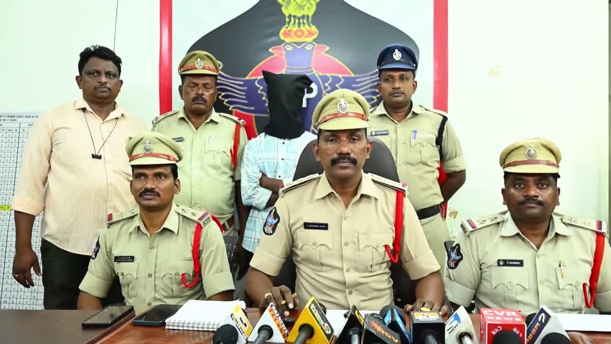 CONMAN IMPERSONATES POLICE TENALI