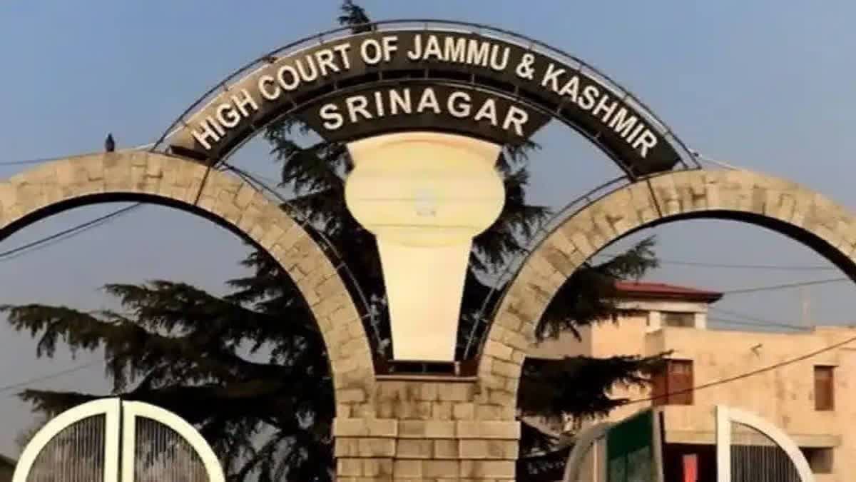جموں و کشمیر ہائی کورٹ نے محمد ہاشم قریشی کے خلاف فوجداری کارروائی پر روک لگا دی