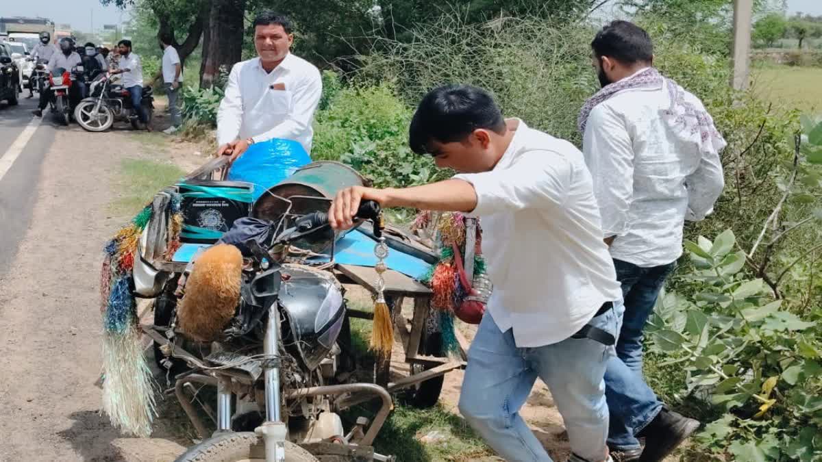 TRAILER HITS RICKSHAW IN JAIPUR, ROAD ACCIDENT IN JAIPUR