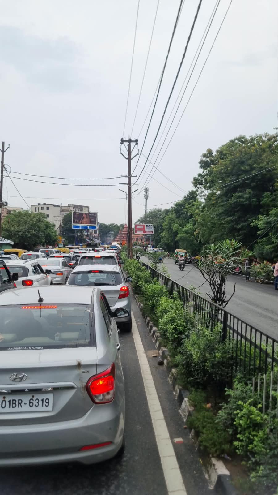 City traffic system in disarray due to Rakhi market in Ranchi