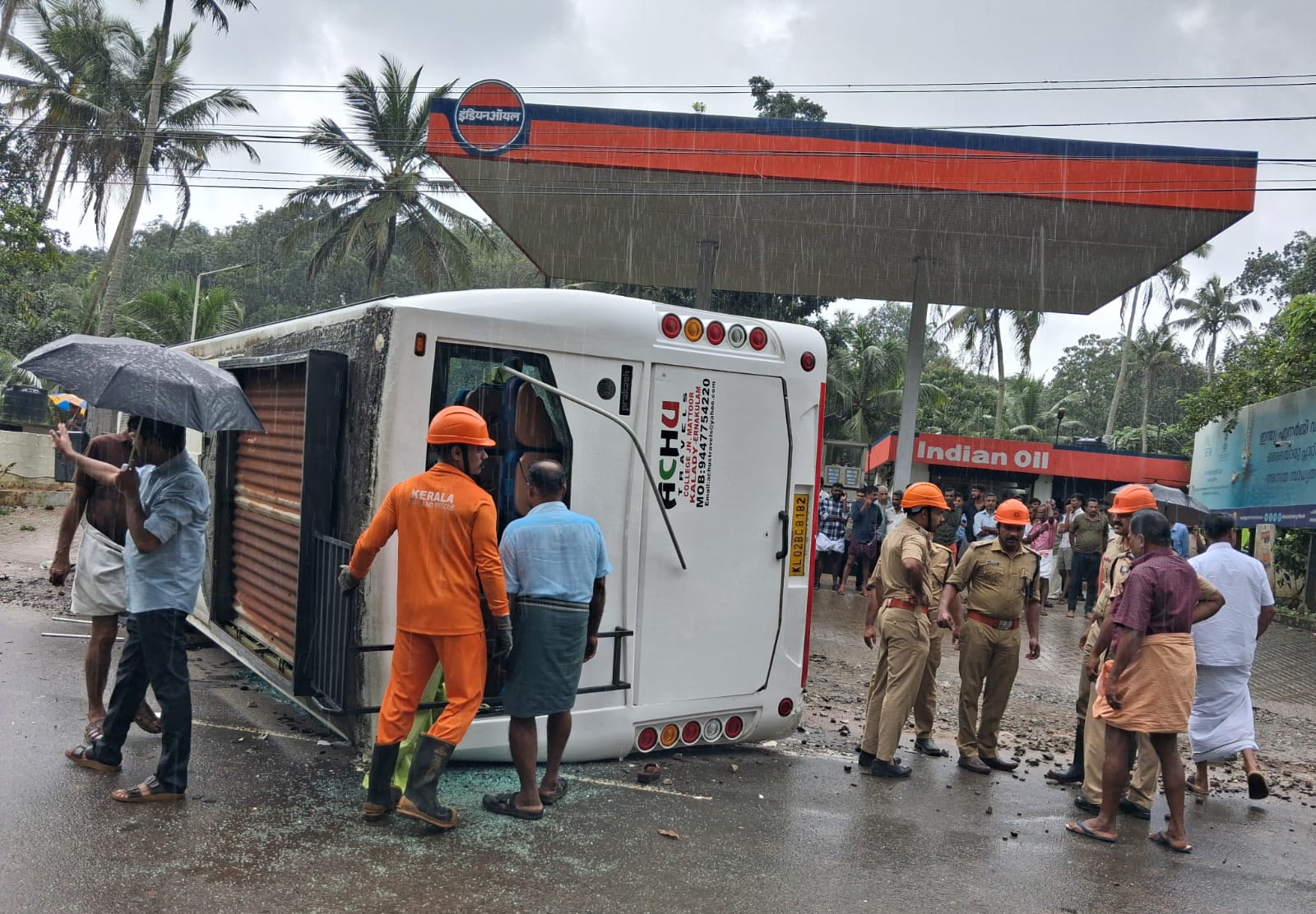 koothattukulam wedding bus accident tourist bus accident kakkoor tourist bus accident wedding bus accident