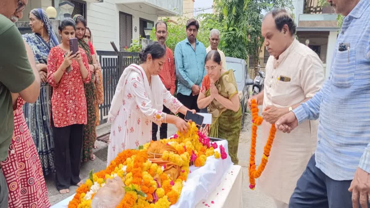MP GUARD OF HONOUR BODY DONORS
