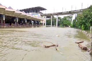 Musi flood water enters MGBS