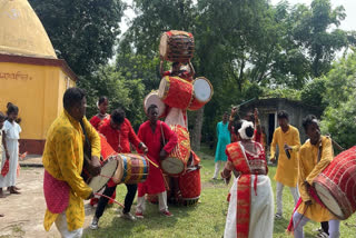 Breaking Barriers, Women Dhakis From Asansol Village Are A Rage At Durga Puja