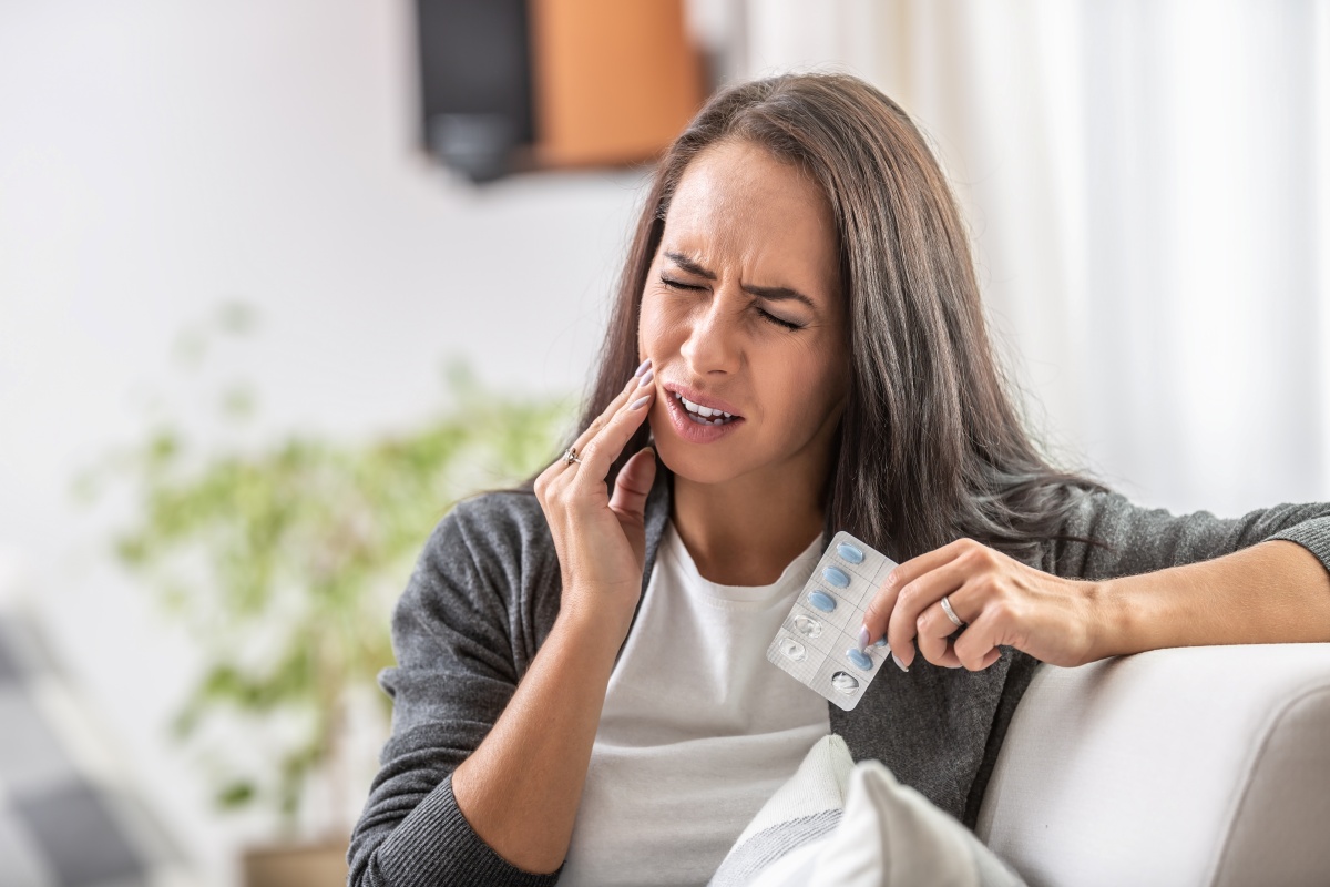 Woman with toothache