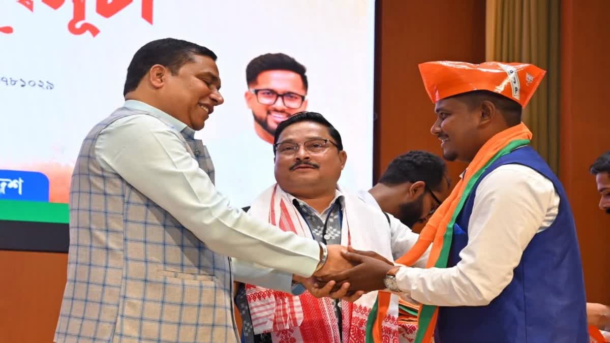 ANIL BANIA JOINS BJP