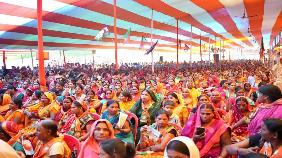 نتیش اس دن 10 لاکھ خواتین کے کھاتوں میں بھیجیں گے دس دس ہزار روپے، معلوم کریں کہ 2 لاکھ روپے کب آئیں گے