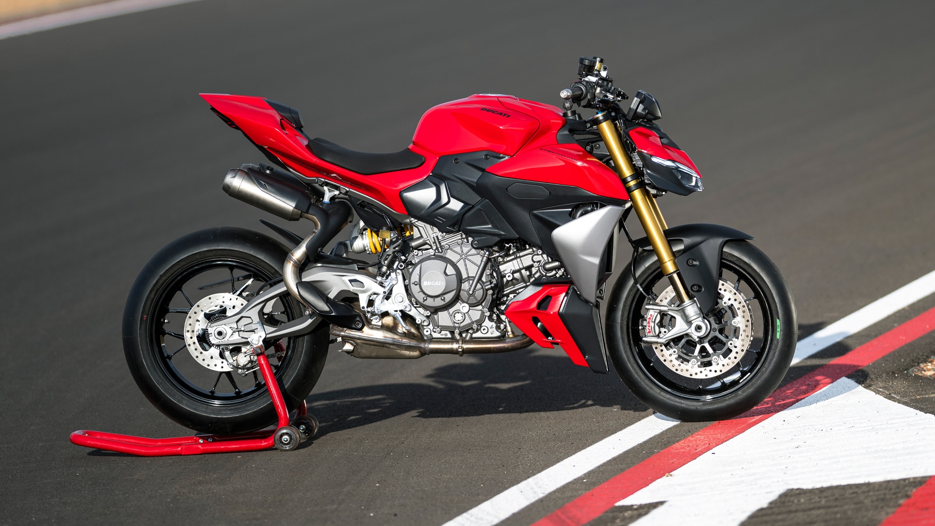 2025-ducati-streetfighter-v2-launched-in-india-price-design-features-engine-and-more