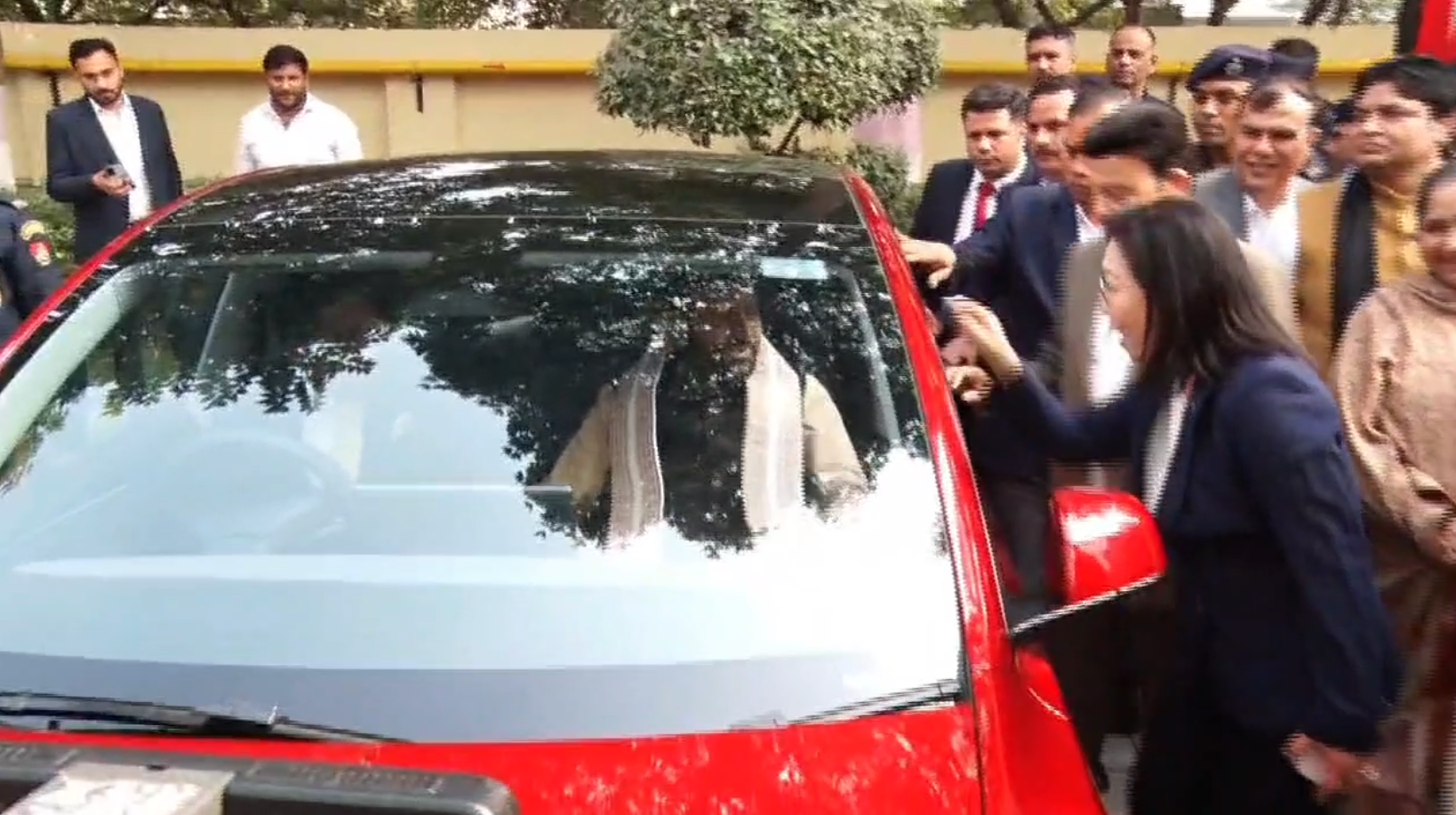 Chief Minister Nayab Singh Saini reached Gurugram inaugurated Tesla Center