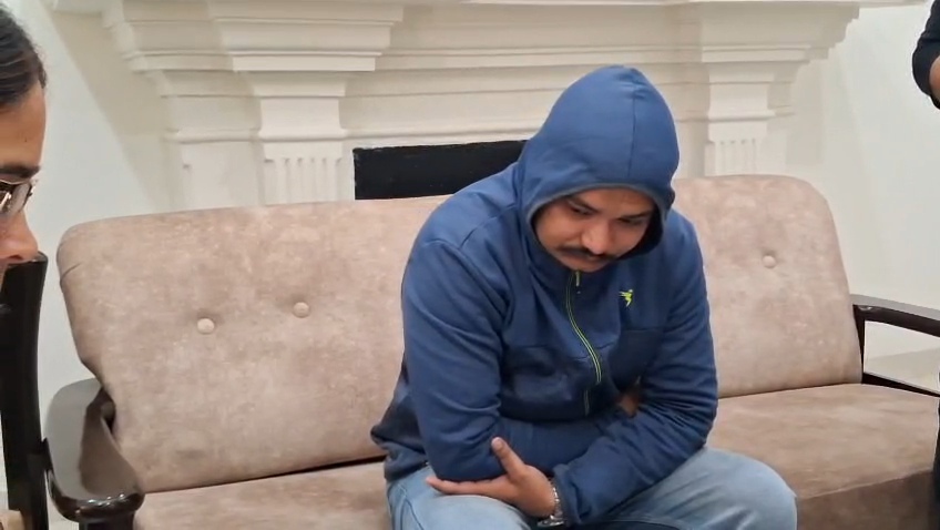 JABALPUR CLERK TAKE 20000 RS BRIBE