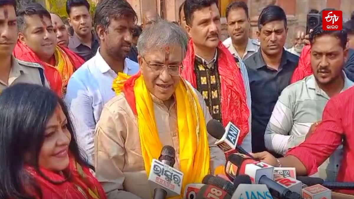 Gyanesh Kumar Visits Puri Srimandir