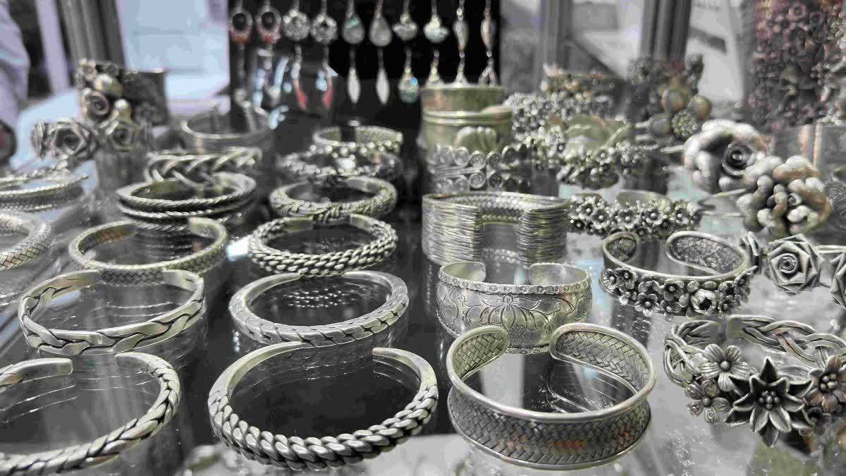 चांदी के दाम में बढ़ोतरी