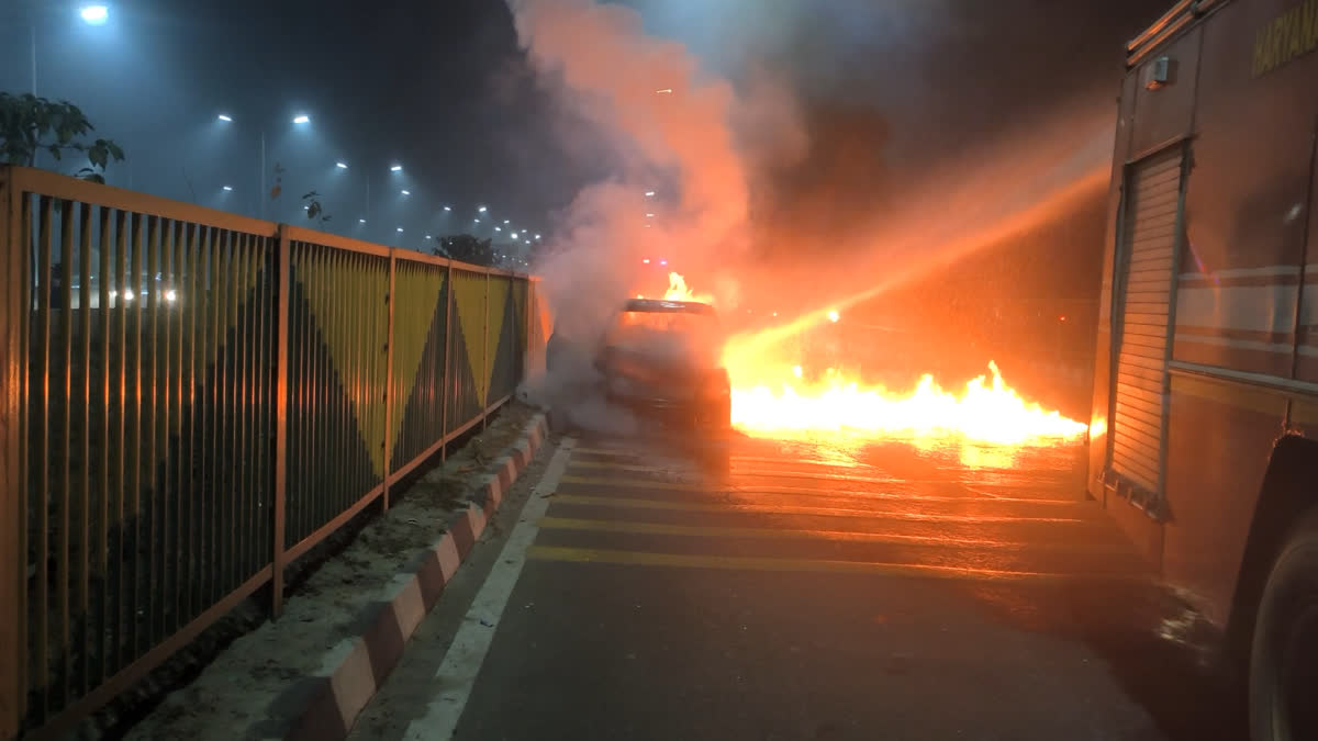 Moving car caught fire in Faridabad IMT area Road also Catches fire