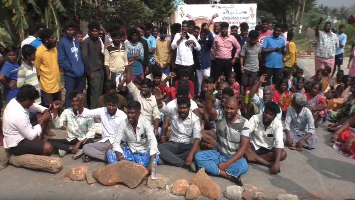 திருத்தணி: ஊராட்சி நிர்வாகம் விநியோகித்த குடிநீரை அருந்திய இருவர் உயிரிழப்பு - பொதுமக்கள் போராட்டம்