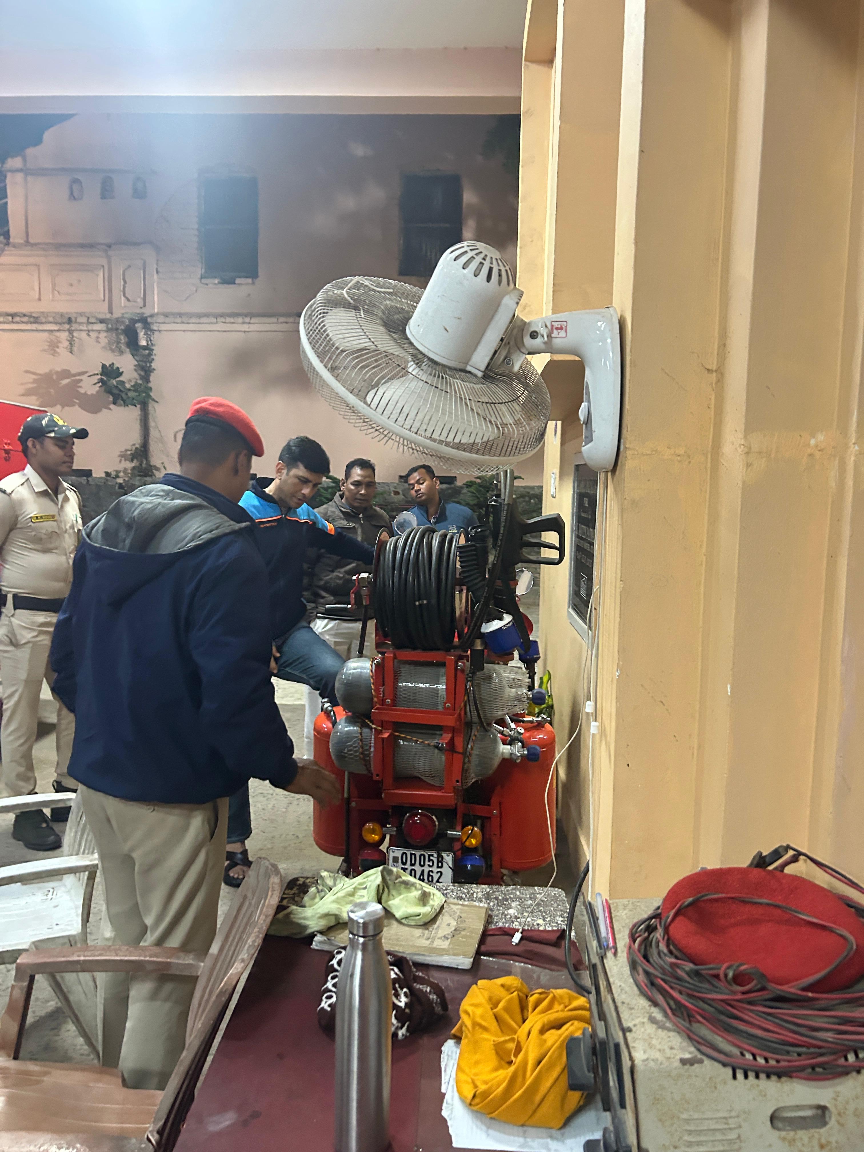 ଜିରୋନାଇଟ ଓ ନୂଆବର୍ଷ ଅବସରରେ ଭକ୍ତ ପର୍ଯ୍ୟଟକଙ୍କ ସୁରକ୍ଷା ନିମନ୍ତେ ବଡଦାଣ୍ଡ ଅଗ୍ନିଶମ କେନ୍ଦ୍ରରେ ସମୀକ୍ଷା କଲେ ପୁରୀ ଏସପି