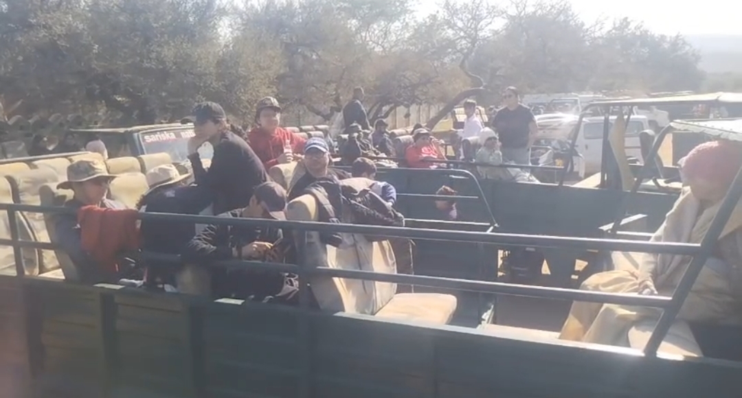 देसी-विदेशी पर्यटक आ रहे अलवर