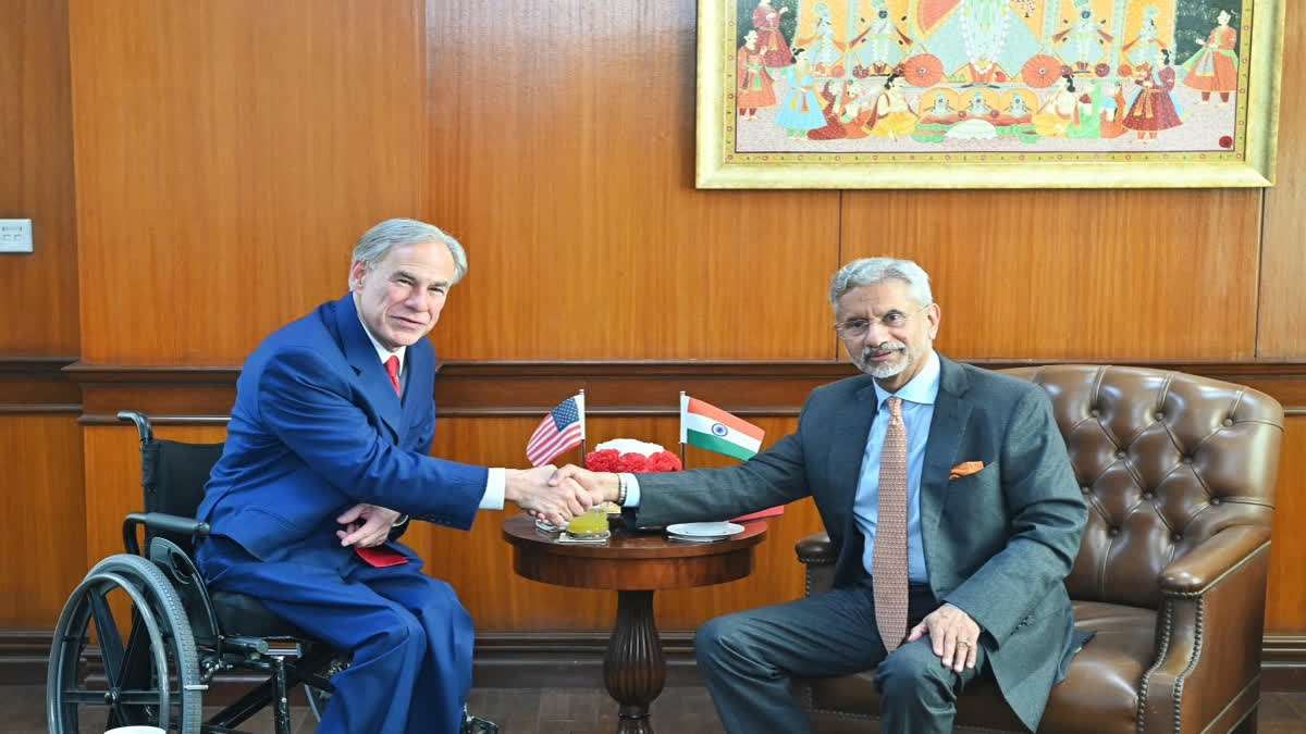 Governor Abbott Champions Texas-India Economic Partnership At 7th India-US Forum In New Delhi Texas Governor Greg Abbott, who is on an India visit, on Saturday championed the strong Texas-India economic partnership during the keynote address at the 7th India-US Forum hosted by the Ministry of External Affairs and Ananta Centre in New Delhi.