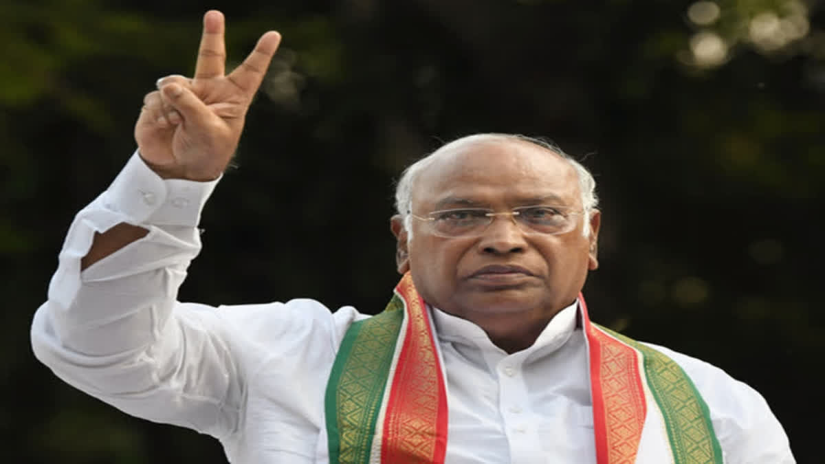 Cong president Kharge slams PM Modi for trying to become 11th "avatar" of Lord Vishnu Congress president Mallikarjun Kharge