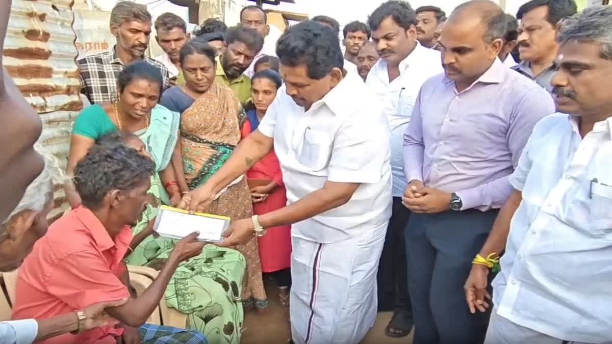 கடலில் மூழ்கி உயிரிழந்த 3 சிறுவர்கள்: தலா ரூ. 3 லட்சம் நிவாரணம் வழங்கிய அமைச்சர்