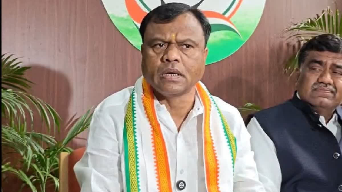 Chhattisgarh Pradesh Congress Committee chief Deepak Baij has once again launched a scathing attack on the state government over the death of two female cooks during a protest by the Chhattisgarh School Mid-Day Meal Cooks’ Union and the ongoing agitation by DEd candidates.