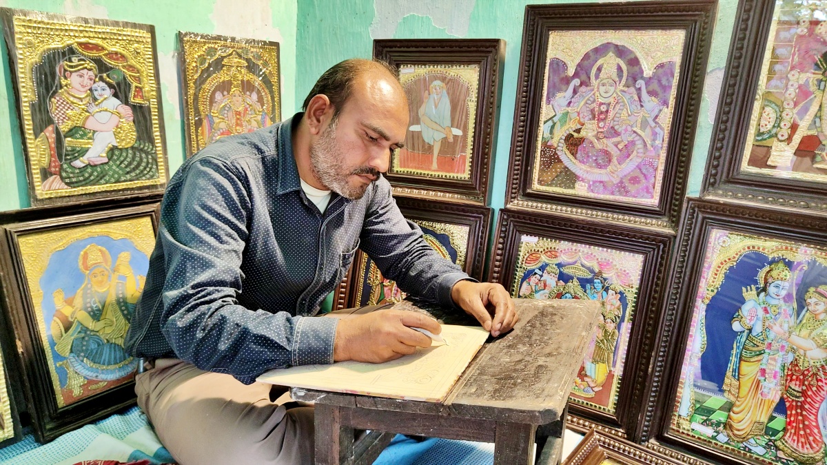 Post Pandemic Loss, Sheikhpura’s Krishna Devi Finds Self-Reliance Through Tanjore Paintings