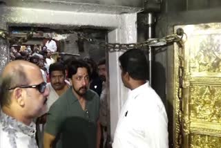 SUDEEP AND CCL KARNATAKA TEAM VISITS CHAUMUNDESHWARI TEMPLE