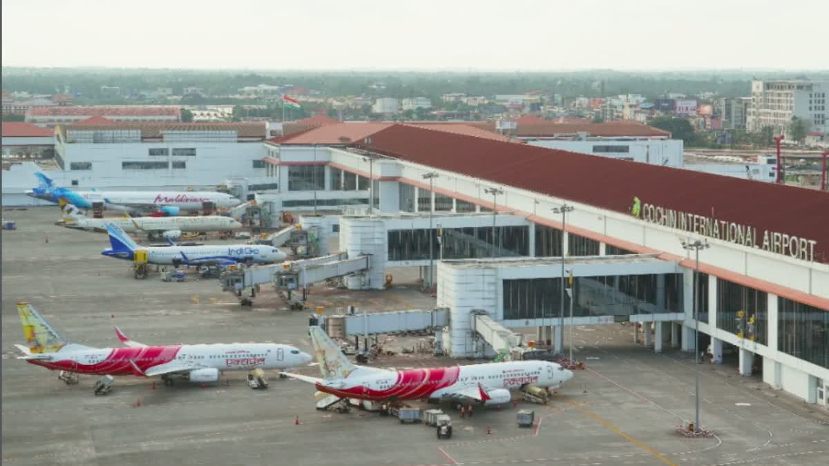 കൊച്ചി വിമാനത്താവളം പ്രതിസന്ധി ഗൾഫ് വിമാന യാത്രാ തടസം മിഡിൽ ഈസ്റ്റ് യുദ്ധ സാഹചര്യം എയർ ഇന്ത്യ വിമാനങ്ങൾ റദ്ദാക്കി