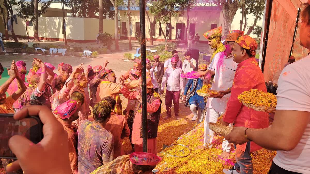 HOLI IN ROSHANABAD JAIL