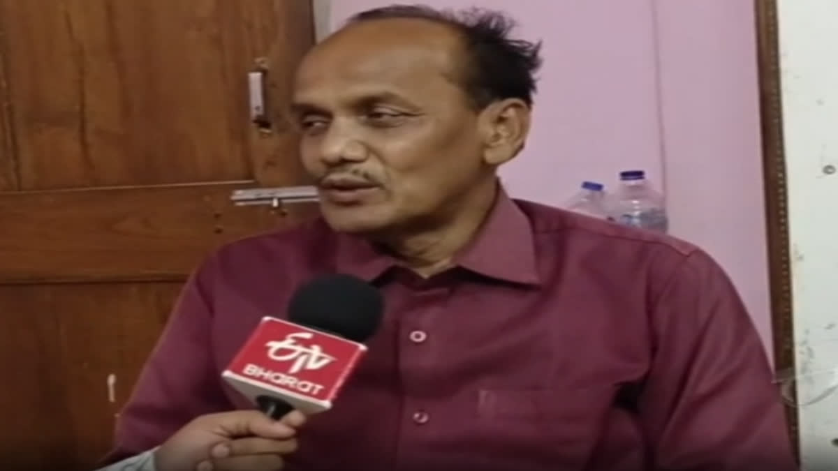 ମହଙ୍ଗା ପଡିଲା ନବୀନଙ୍କ ସହ ଯୁକ୍ତିତର୍କ ! ପ୍ରଭାତ ବିଶ୍ୱାଳଙ୍କୁ ଦଳରୁ ବହିଷ୍କାର କଲା ବିଜେଡି Pravat Biswal expelled from BJD