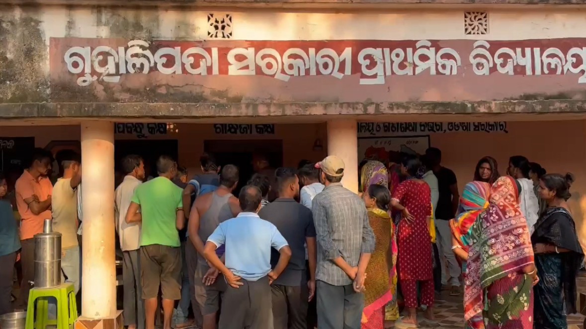 clash erupts between two groups during public hearing over sand quarry auction in Balasore
