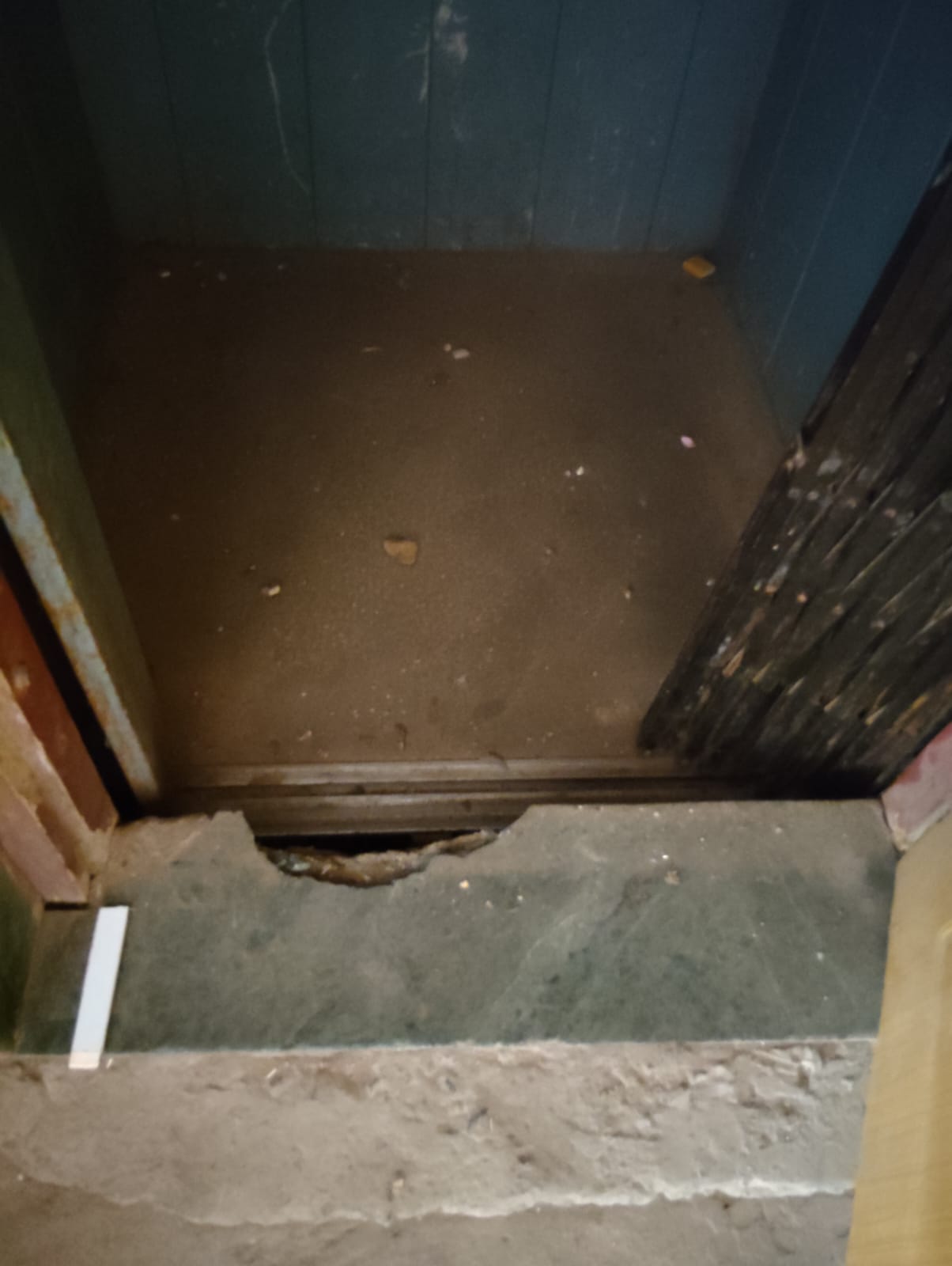 lift collapsed in bhopal residential building