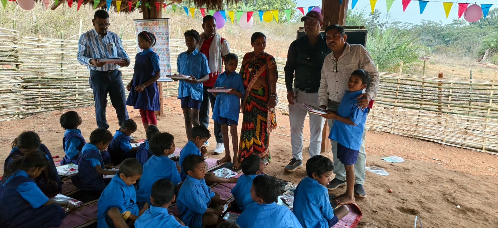 നക്‌സൽ ബാധിത പ്രദേശം  ഛത്തീസ്‌ഗഢ് കൊഡേനാർ  സ്‌കൂള്‍ കൊഡേനാർ  ഛത്തീസ്‌ഗഢ് വിദ്യാഭ്യാസം