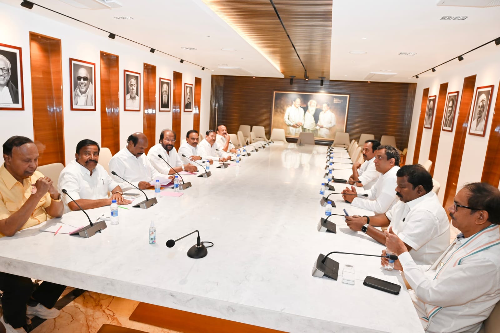 கூட்டணி பேச்சுவார்த்தை திமுக - காங்கிரஸ் குழுக்கள்