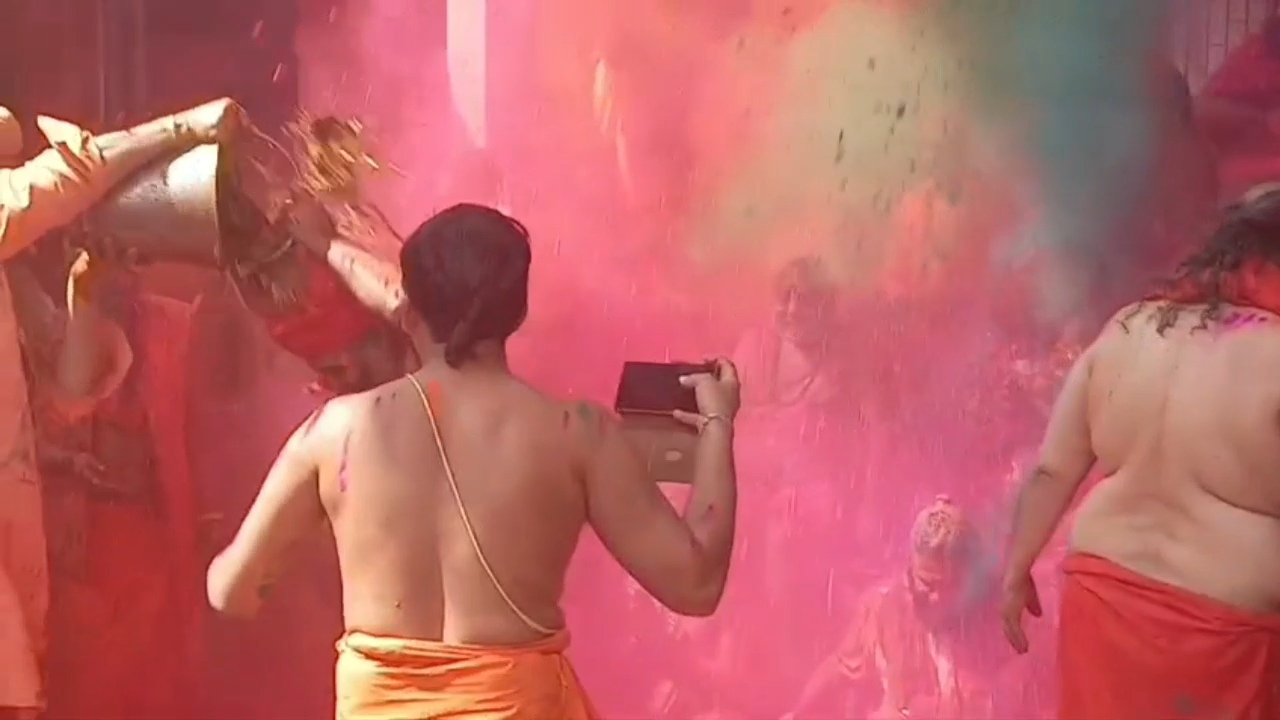 juna-akhara-holi-celebration-in-haridwar