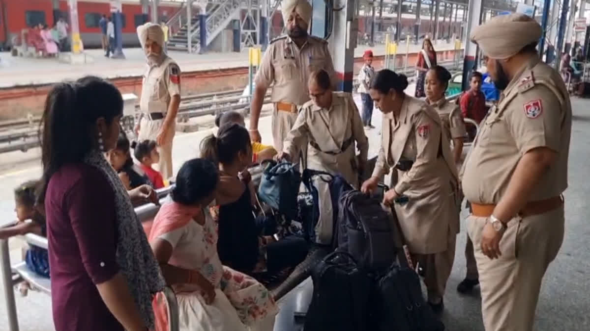 ਪਟਿਆਲਾ ਰੇਲ ਟਰੈਕ ਬਲਾਸਟ ਤੋਂ ਬਾਅਦ ਪੰਜਾਬ ਵਿੱਚ ਹਾਈ ਅਲਰਟ Amritsar police