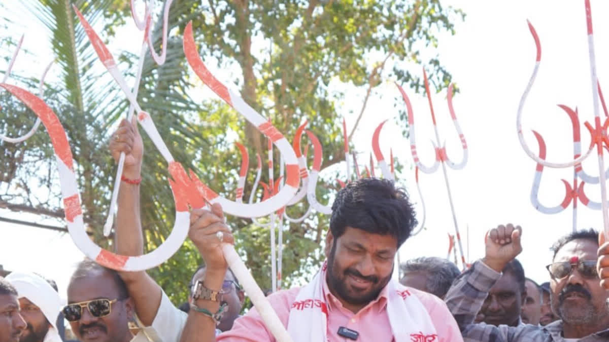 बच्चू कडूंना विधान परिषदेची ऑफर; शिवसेनेची अट मान्य करणार का? Bachchu Kadu Offered Legislative Council Seat