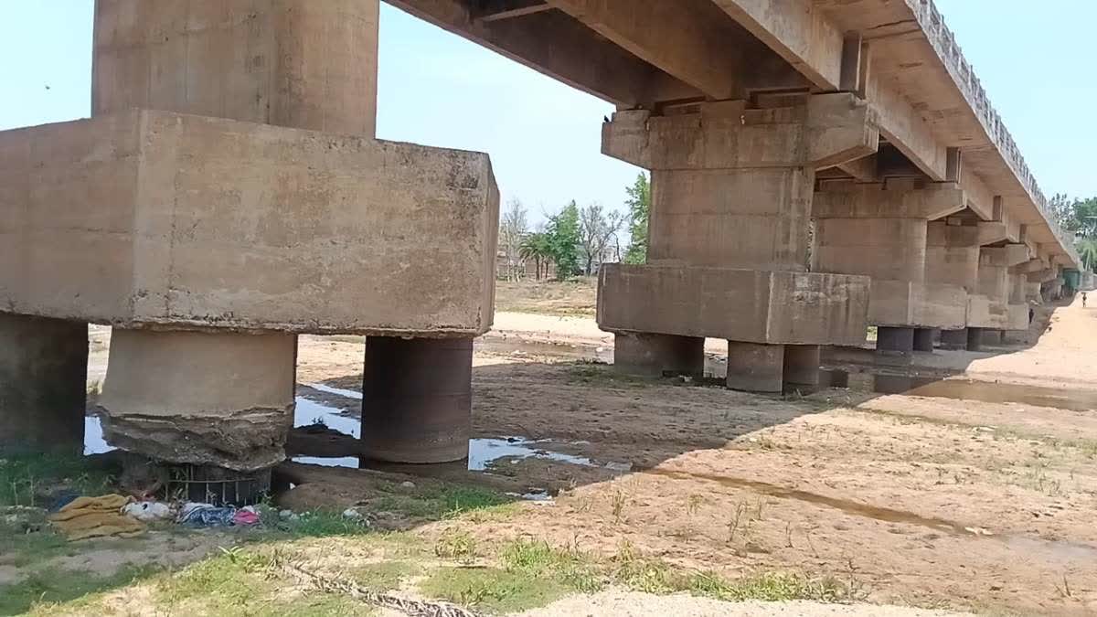 auranga-river-bridge-damaged-in-latehar-many-villages-affected