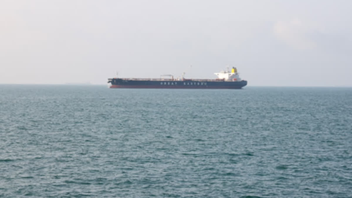 LNG ship pass hormuz