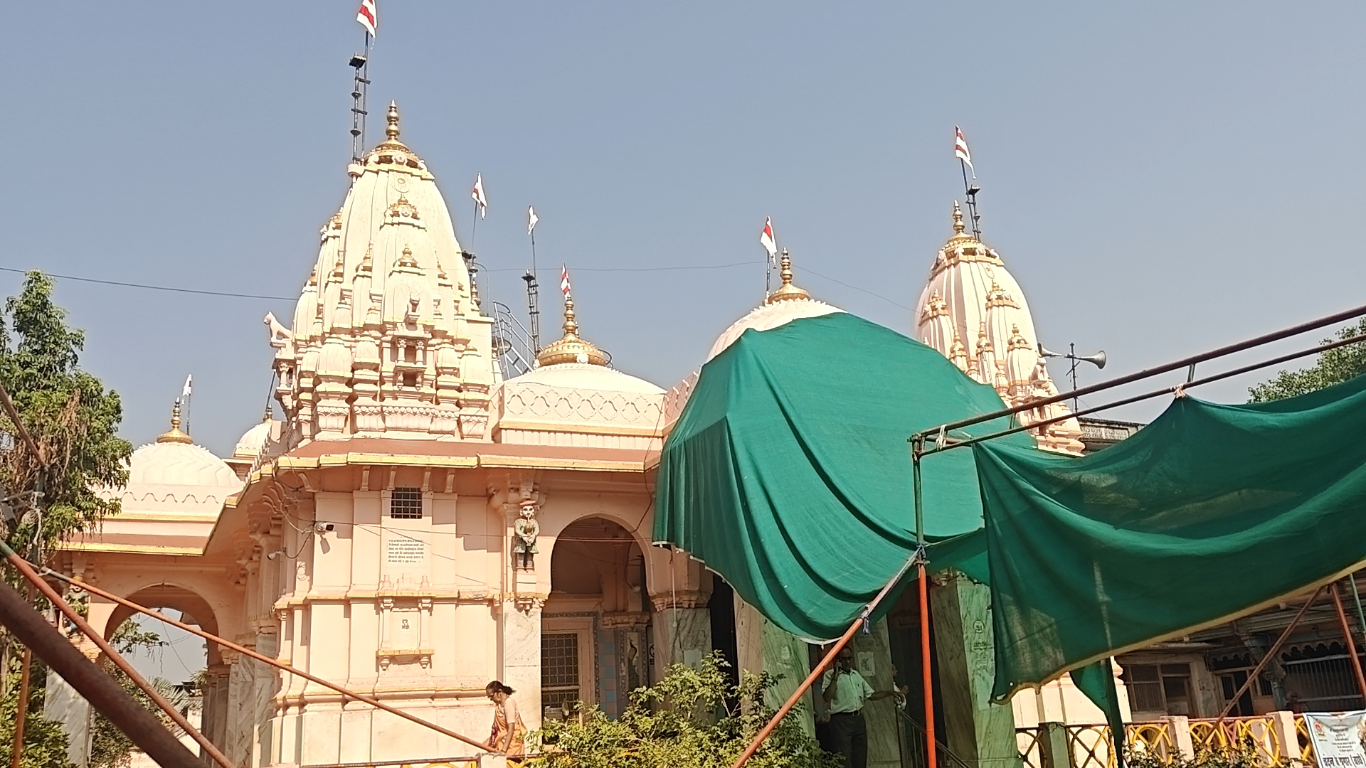 Burhanpur mandir AC for God